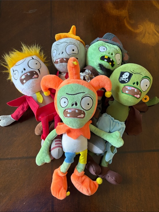 Other - kids Plush Zombie Character Toy Set - Green, Orange, Red